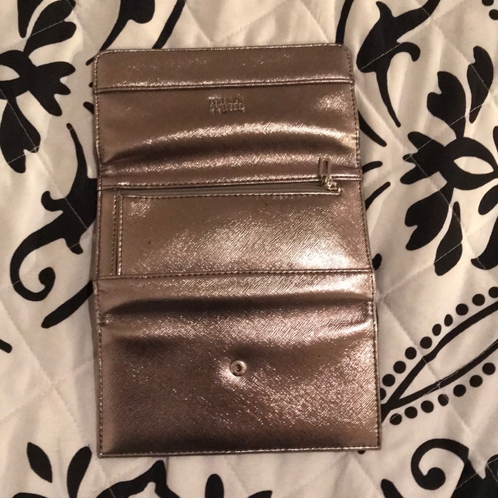 Guess Wallet - Picture 3 of 4